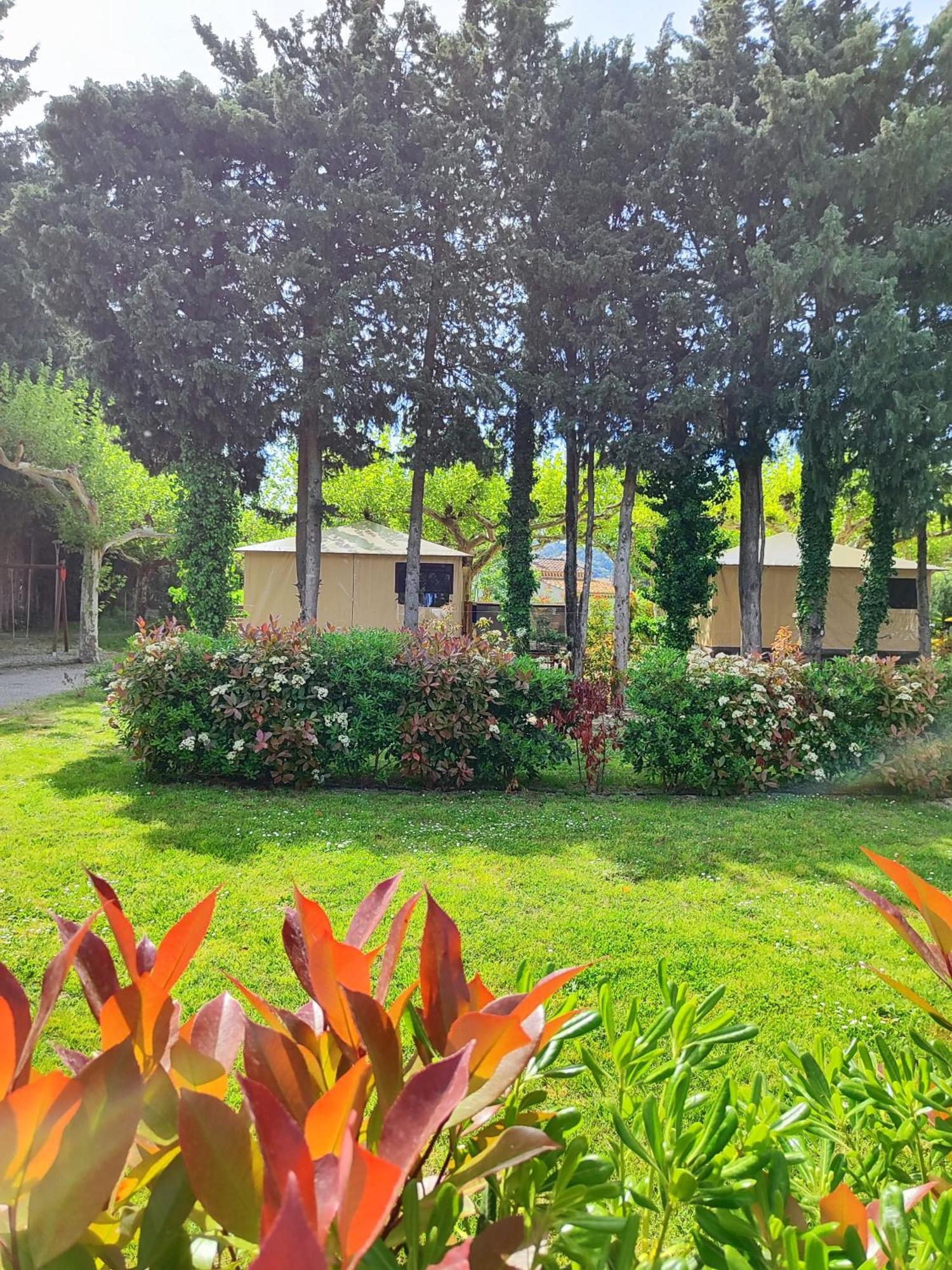 Camping Porte Des Alpilles By M.A Destination Glamping Saint-Etienne-du-Gres Exterior photo