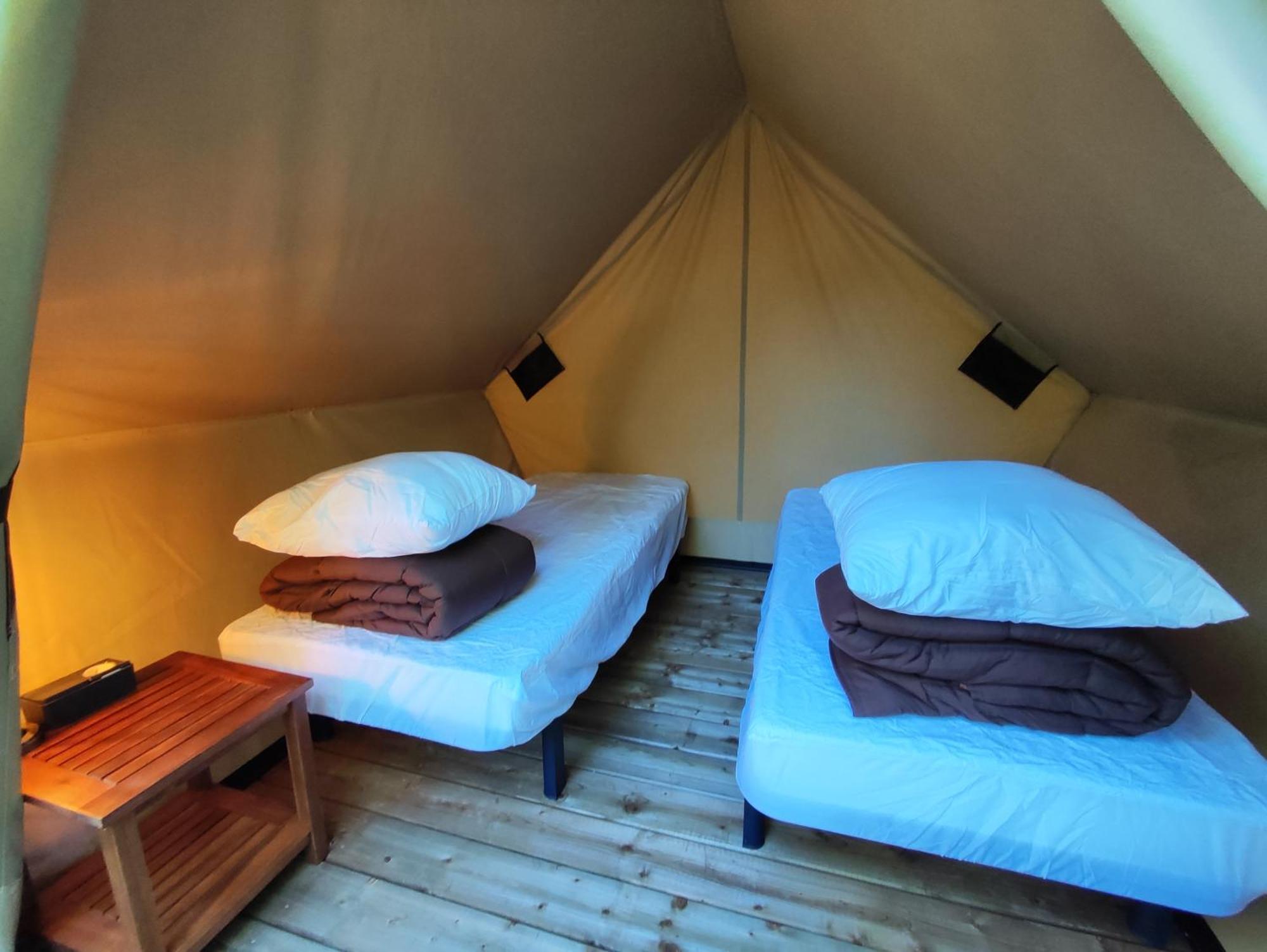Camping Porte Des Alpilles By M.A Destination Glamping Saint-Etienne-du-Gres Exterior photo