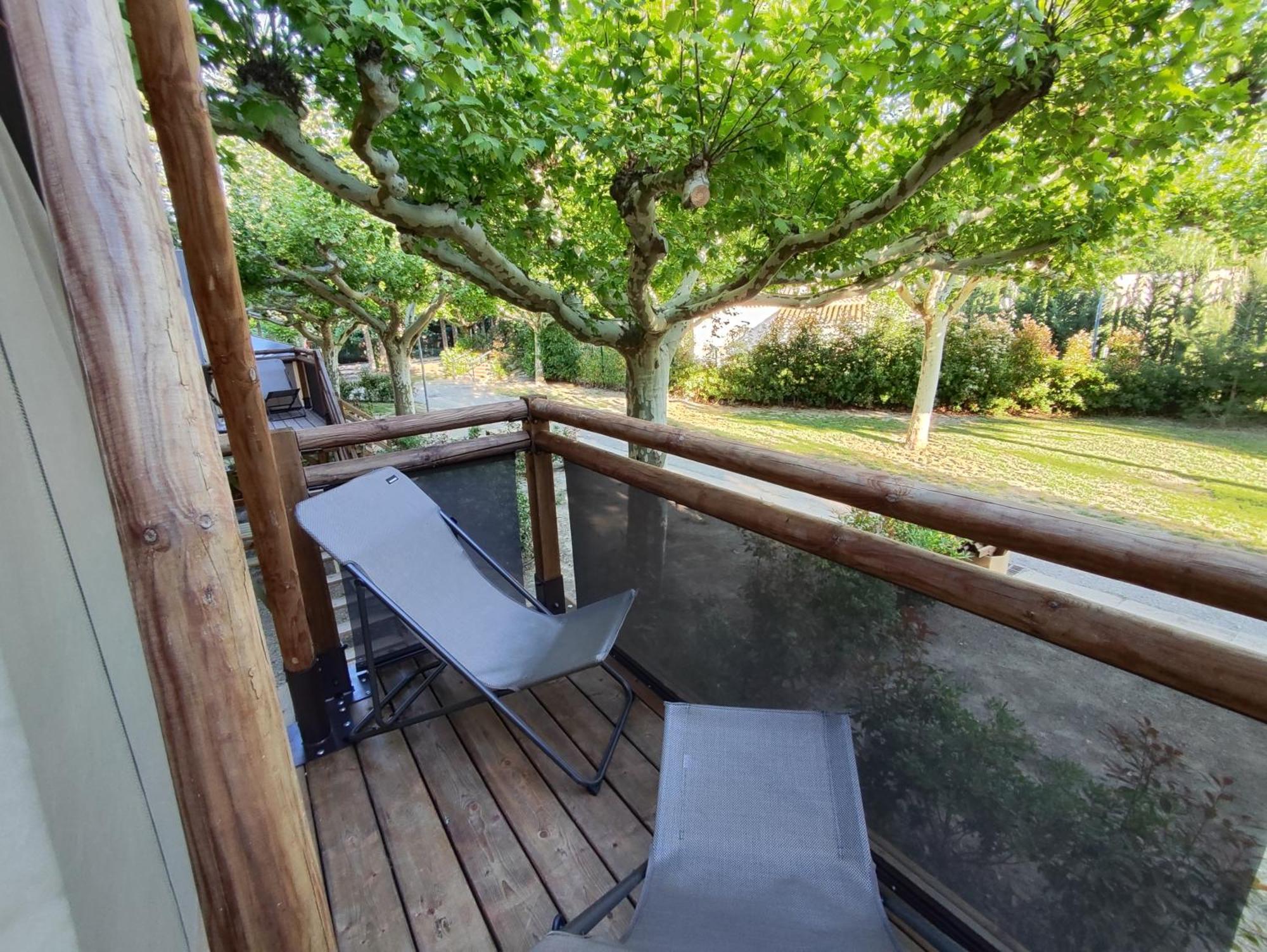 Camping Porte Des Alpilles By M.A Destination Glamping Saint-Etienne-du-Gres Exterior photo