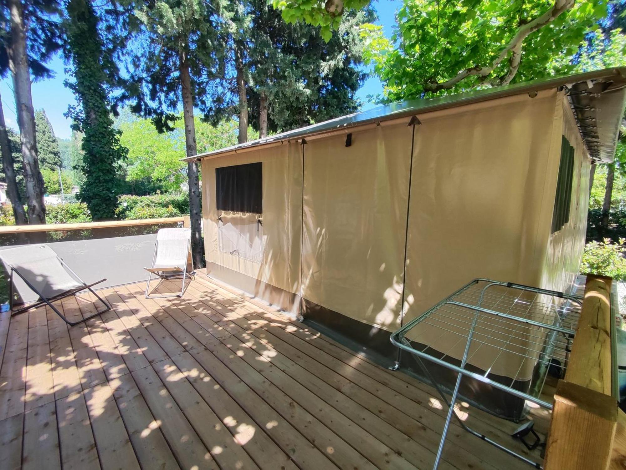 Camping Porte Des Alpilles By M.A Destination Glamping Saint-Etienne-du-Gres Exterior photo