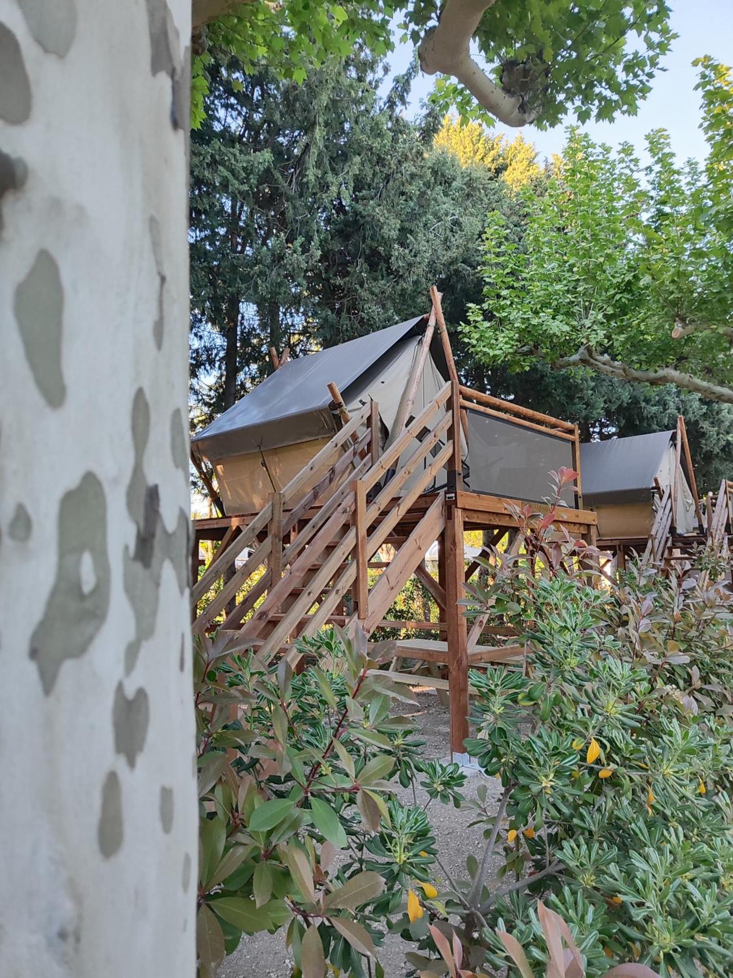 Camping Porte Des Alpilles By M.A Destination Glamping Saint-Etienne-du-Gres Exterior photo